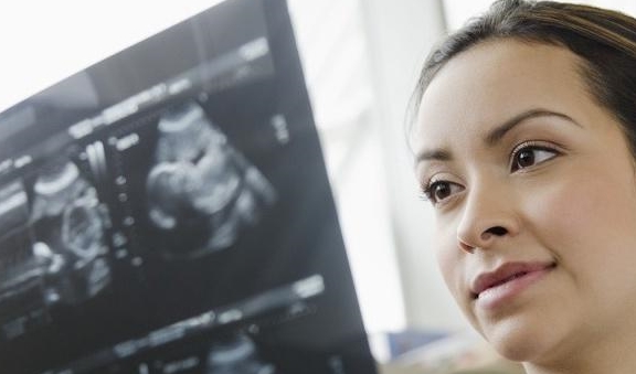 阴式b超能检查什么疾病?女人做这个检查,需注意这2点_进行_女性_阴道