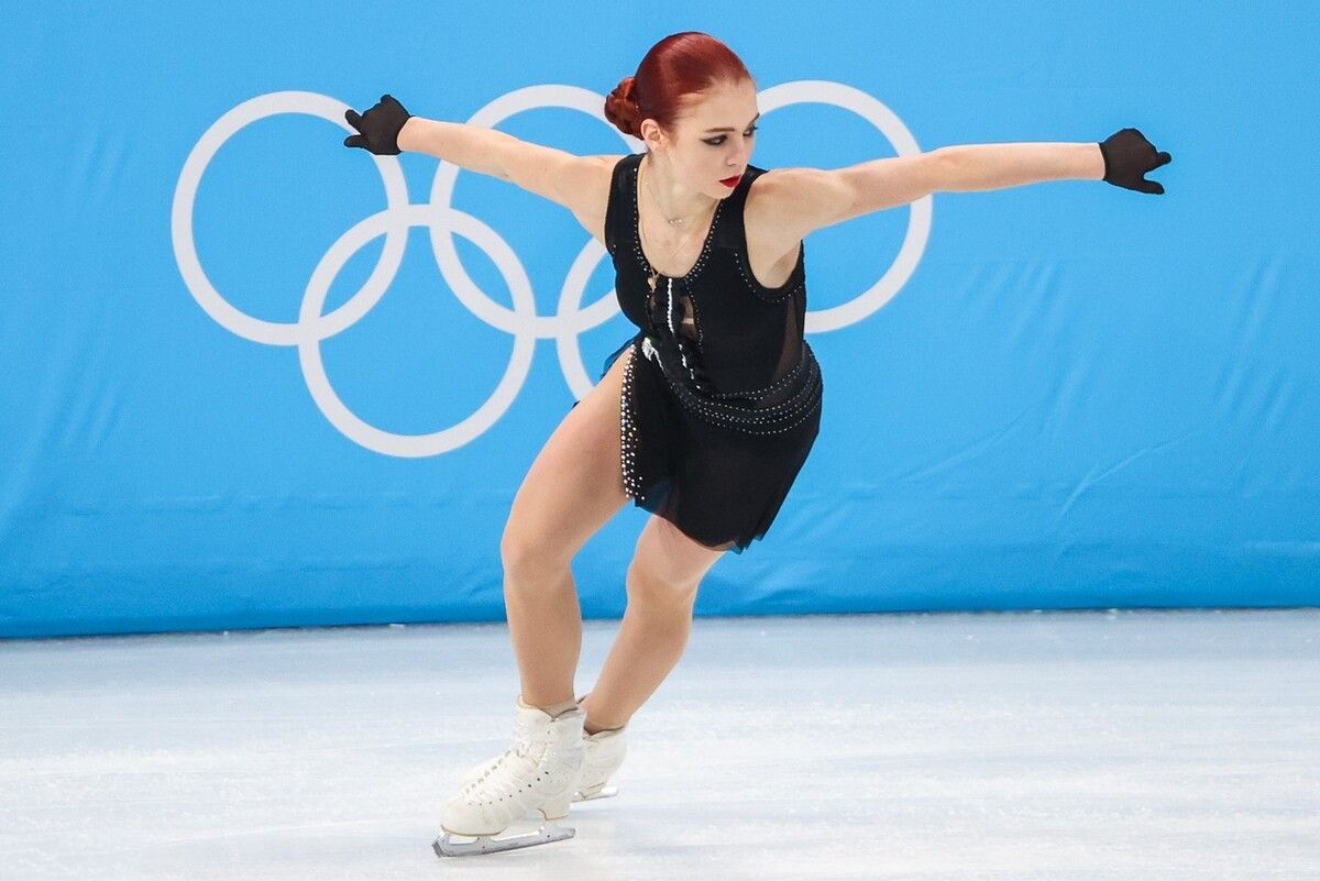 原创失望花滑女神特鲁索娃身材发福跨界跳远首秀失败完全不达标