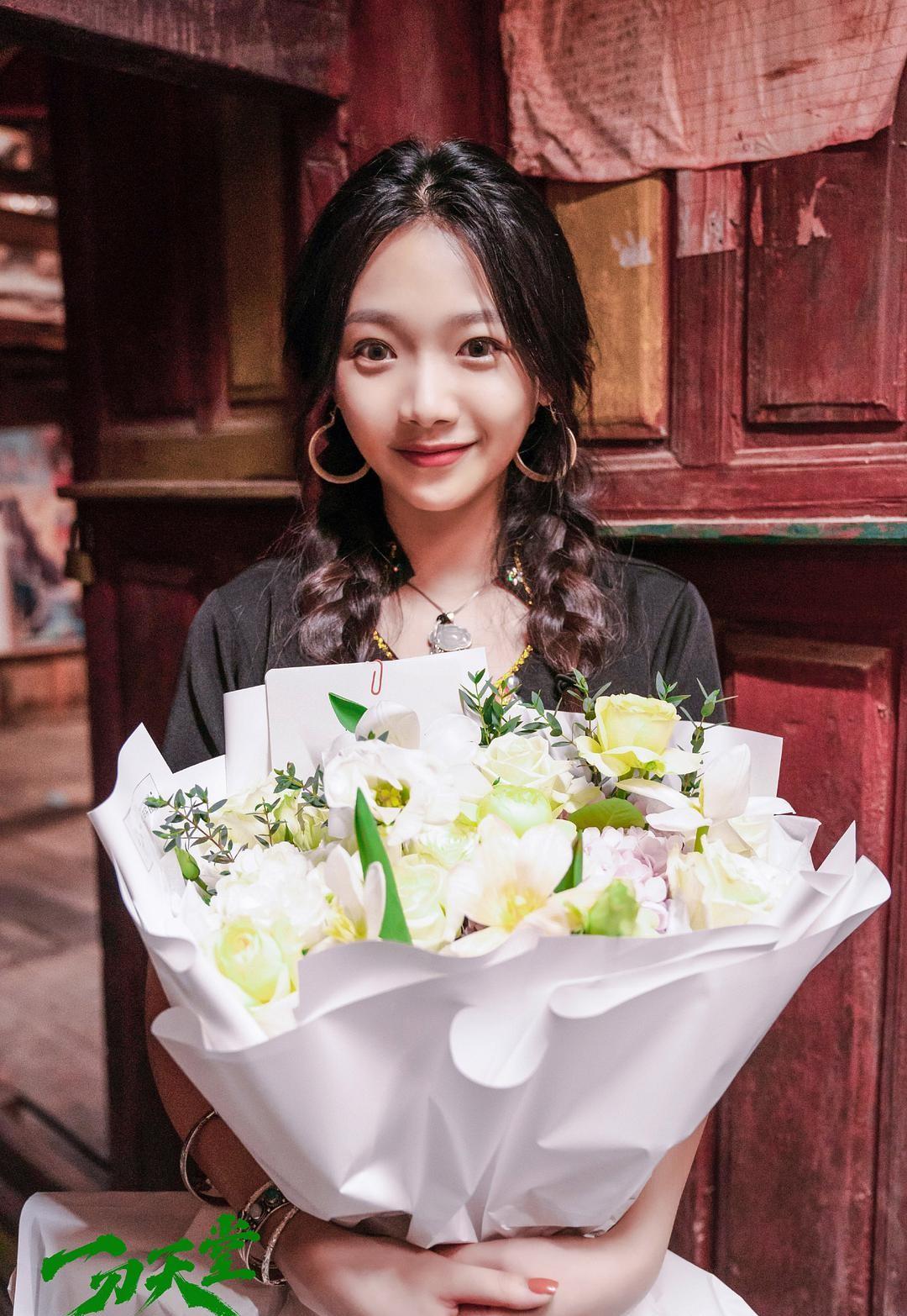 原创一人四角可甜可酷的温茉言好戏开场她的古装造型真的好美啊