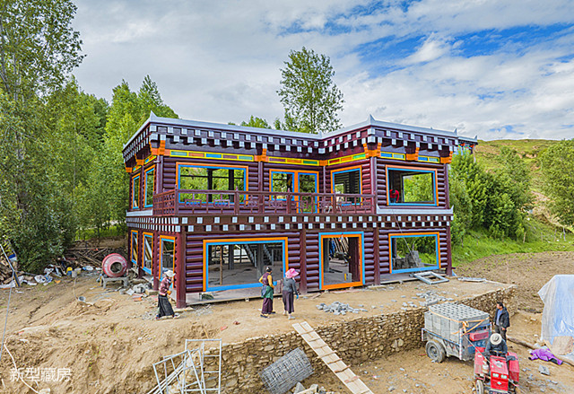 甘孜县老式藏房脱胎换骨 新型藏房传统又时尚_群众_建设_农牧民