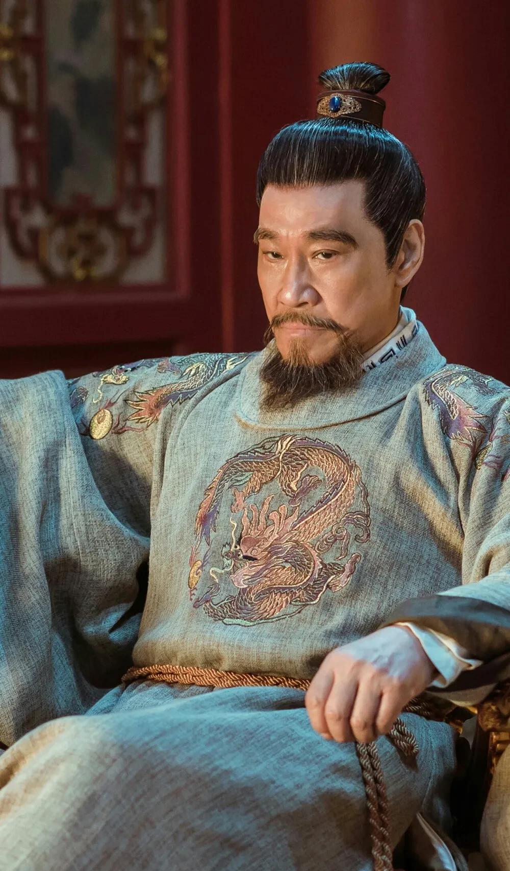 王学圻演皇帝,剧里所有人跪他,戏外他用这样的方式回报他们_朱棣