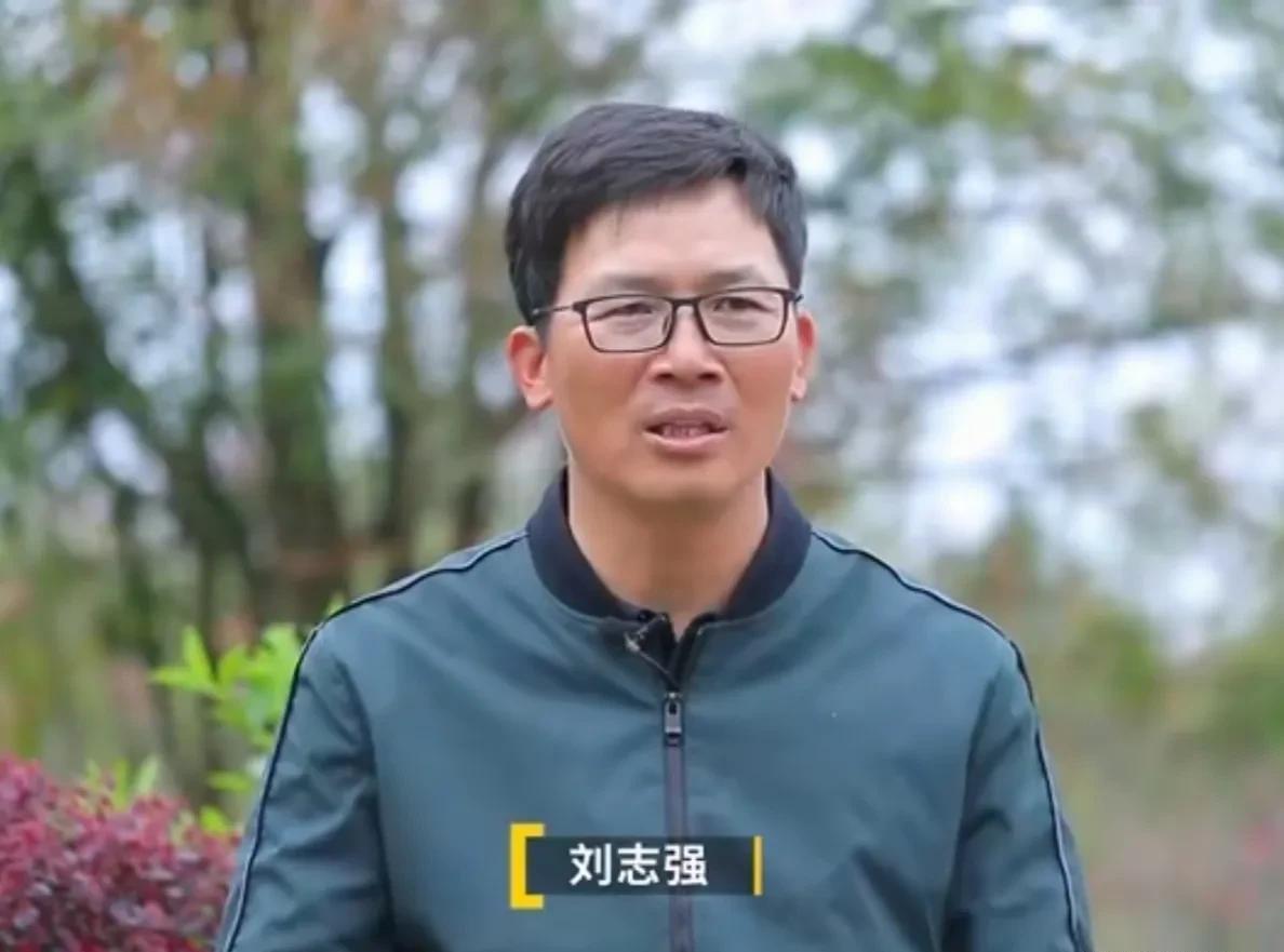 接下来的第三节课,由著名的特级钓鱼大师刘志强教授,给大家上"抛竿"课