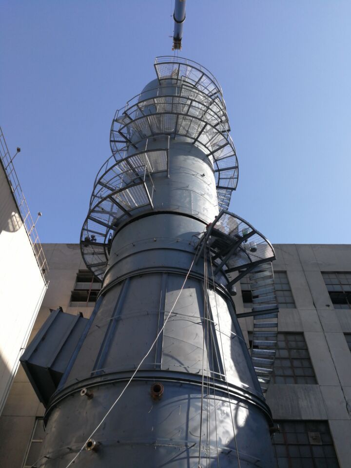 knm22脱硫塔防腐项目施工现场图片
