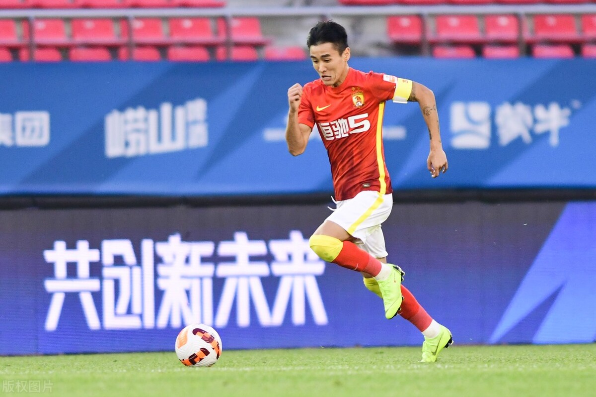 记者最新言论引爆争议,球迷吐槽:广州队兜兜转转又回到原点了_周剑文_