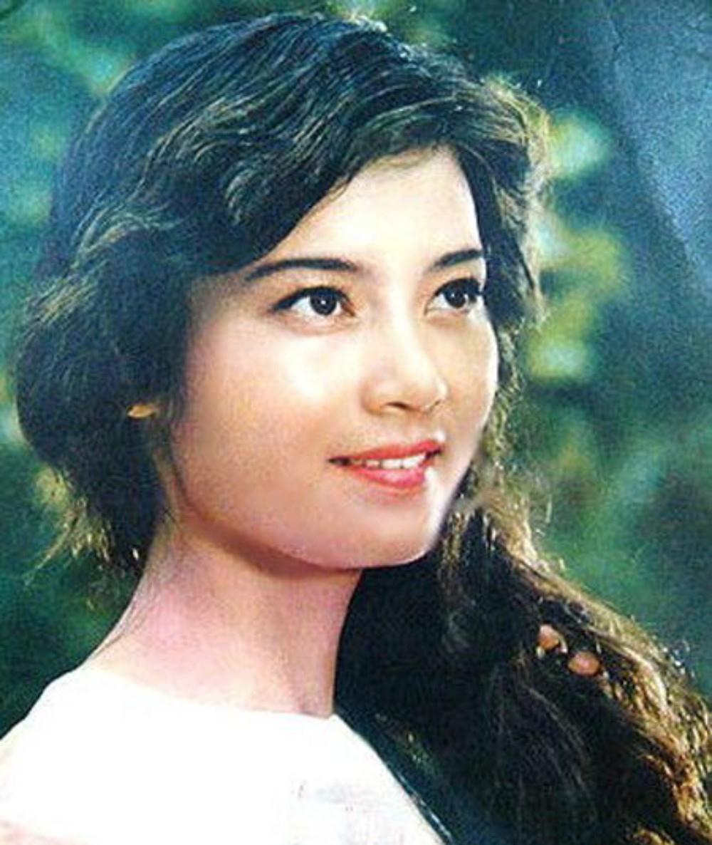 比起港女的靓丽,这些大陆老电影制片厂的美女才是真的"东方美"_龚雪