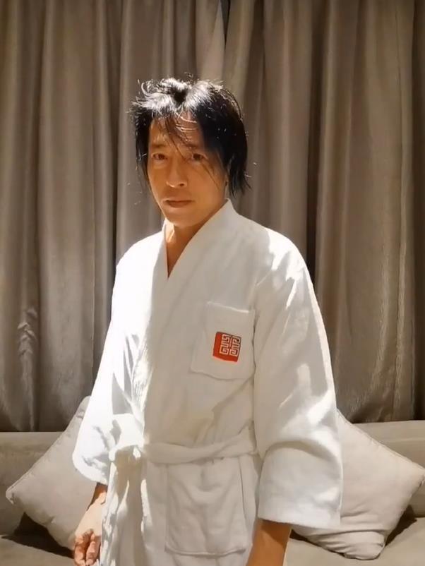 原创令狐冲吕颂贤近照曝光面色蜡黄显沧桑为养生吃素26年