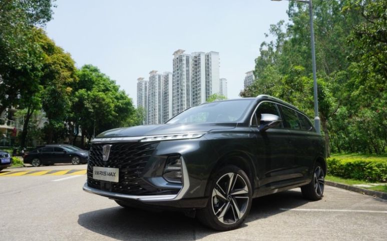 新款的荣威rx5 max外观仍然以律动设计语言作为新造型的基础,荣麟纹理