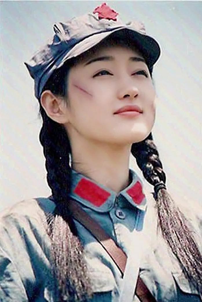 原创女星军装照有人美有人飒果然女孩帅起来就没男人什么事了