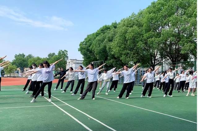 武汉一大学体育课教学成果展示活动激发学生运动热情