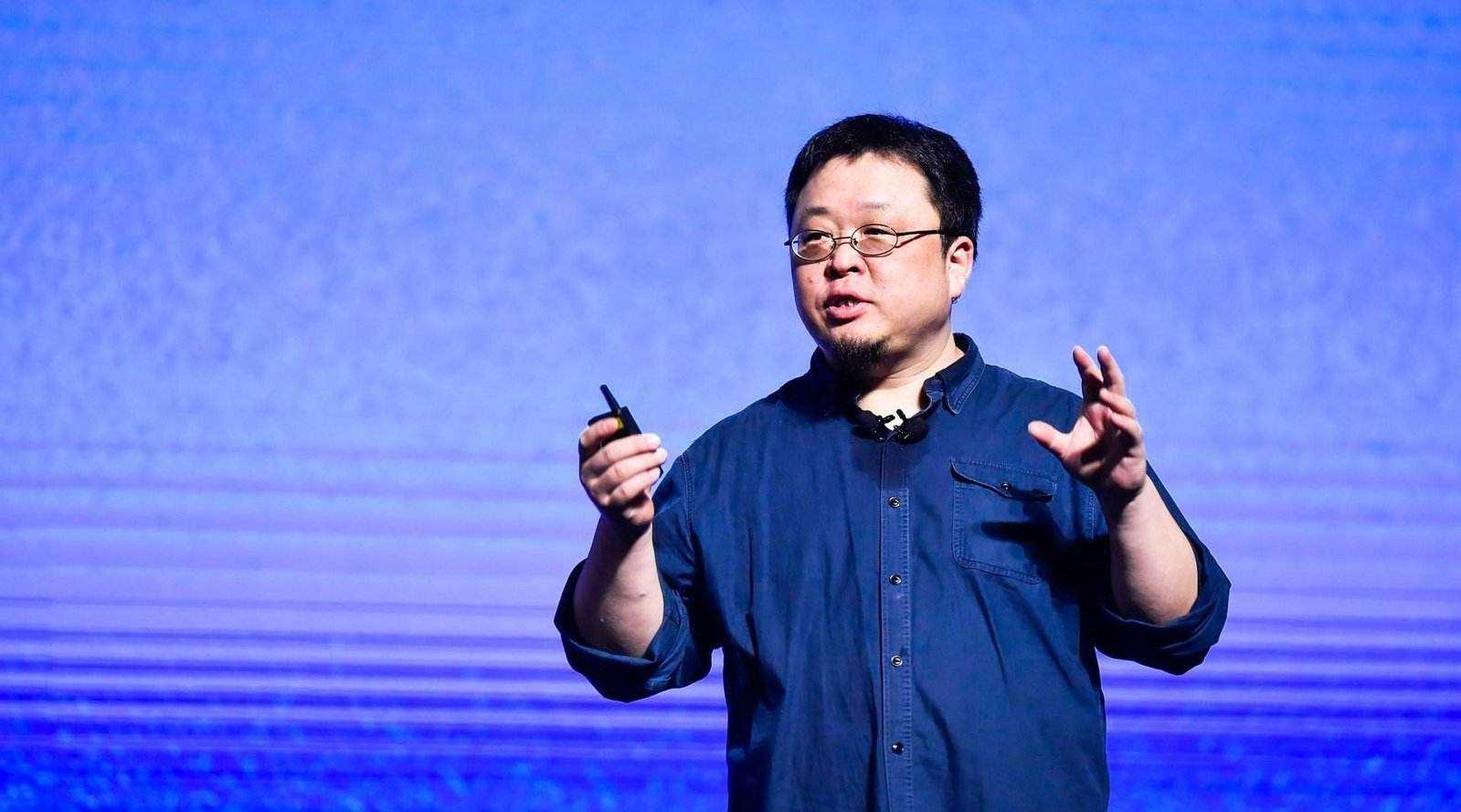 老罗再次埋头创业，到他这个年纪依旧敢想敢干，不愧是“罗永浩”