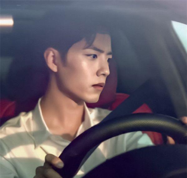 王俊凯开车,肖战开车,鹿晗开车,看到千玺:想成为副驾驶的女主_时候