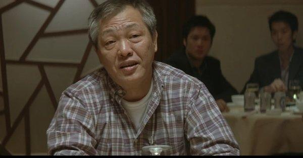 吹鸡是湾仔的领导,也是龙头棍的掌管人.