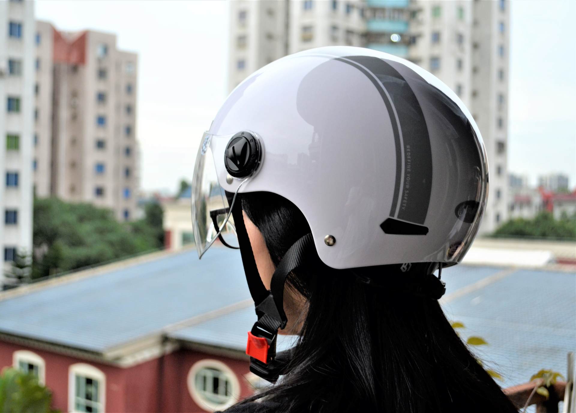 骑乘电动车不佩戴头盔依法处罚哪款头盔更舒适