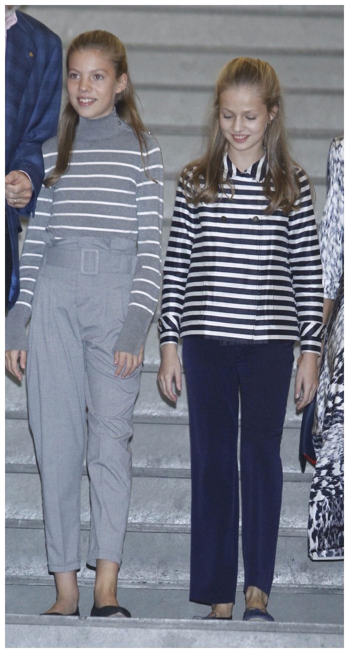 二姬索菲亚比姐姐小两岁,但身高明显超过姐姐.