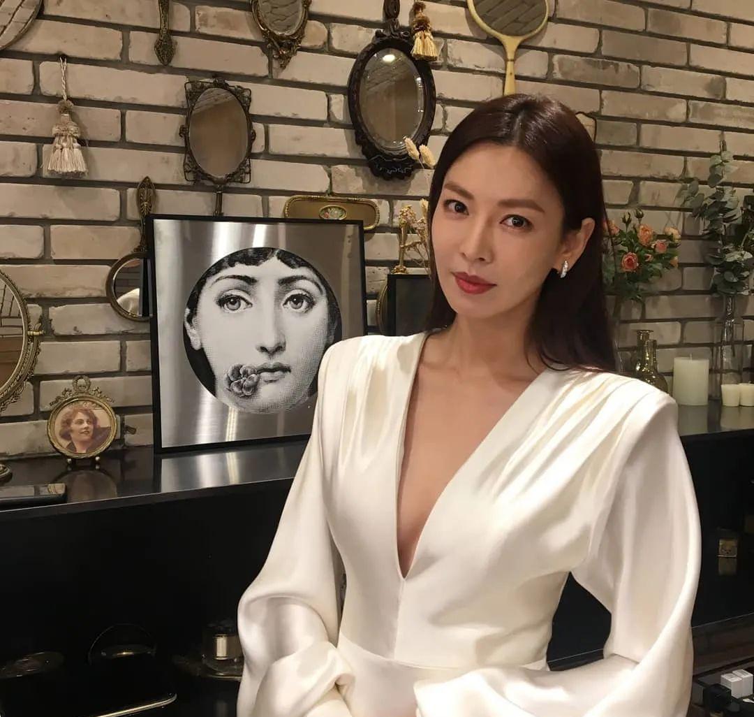 40岁绝美蛇蝎美人,5分钟超神演技引网友围观:不愧是我的女神_金素妍