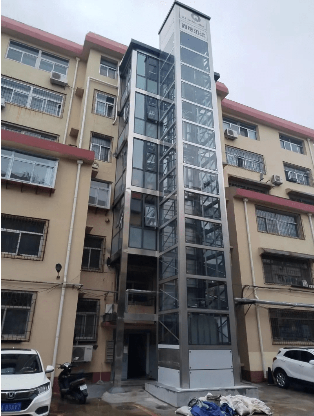 政府的"加装电梯"的政策风向,不断为旧楼加装电梯提供更多的解决方案