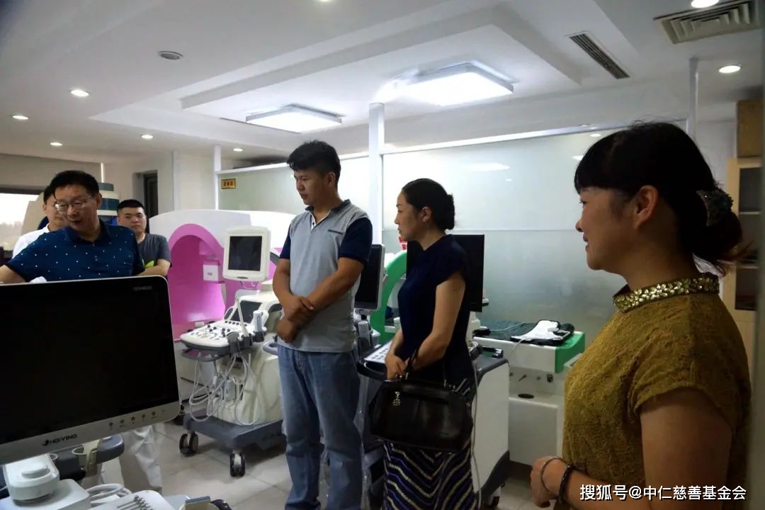 2016年7月12日,湖南石门县政府刘颖副县长,民政局林局长一行莅临我会