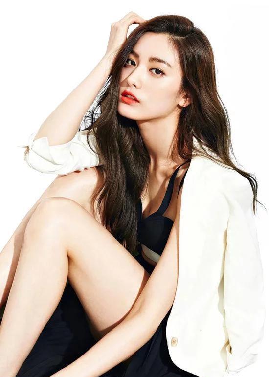 导语:国外娱乐圈美女如云,能够在众多美女中脱颖而出更是佼佼者.