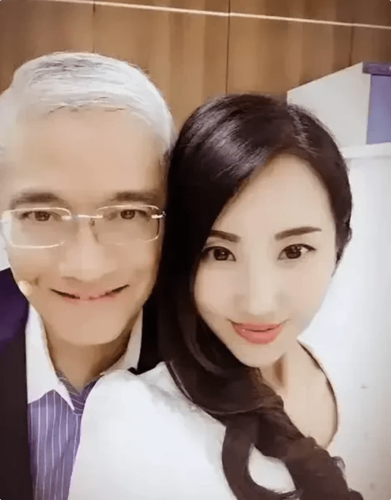 原创郎咸平曾是上海女白领的偶像联合妻子和空姐对簿公堂拿回房产