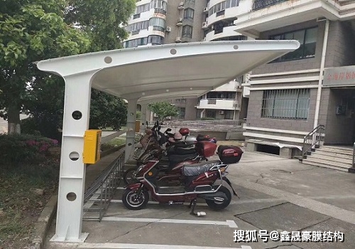 常見的膜結構充電樁停車棚雨棚種類_電動車_城市_小轎車