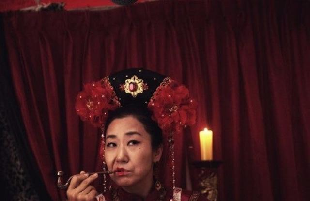 接着又对罗艺说:你的前程可不仅仅是个燕王哦!李巫婆的忽悠,无