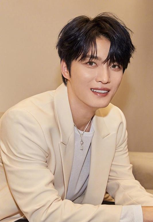 原创金在中9月举办亚洲巡演十几年如一日的漂亮颜值