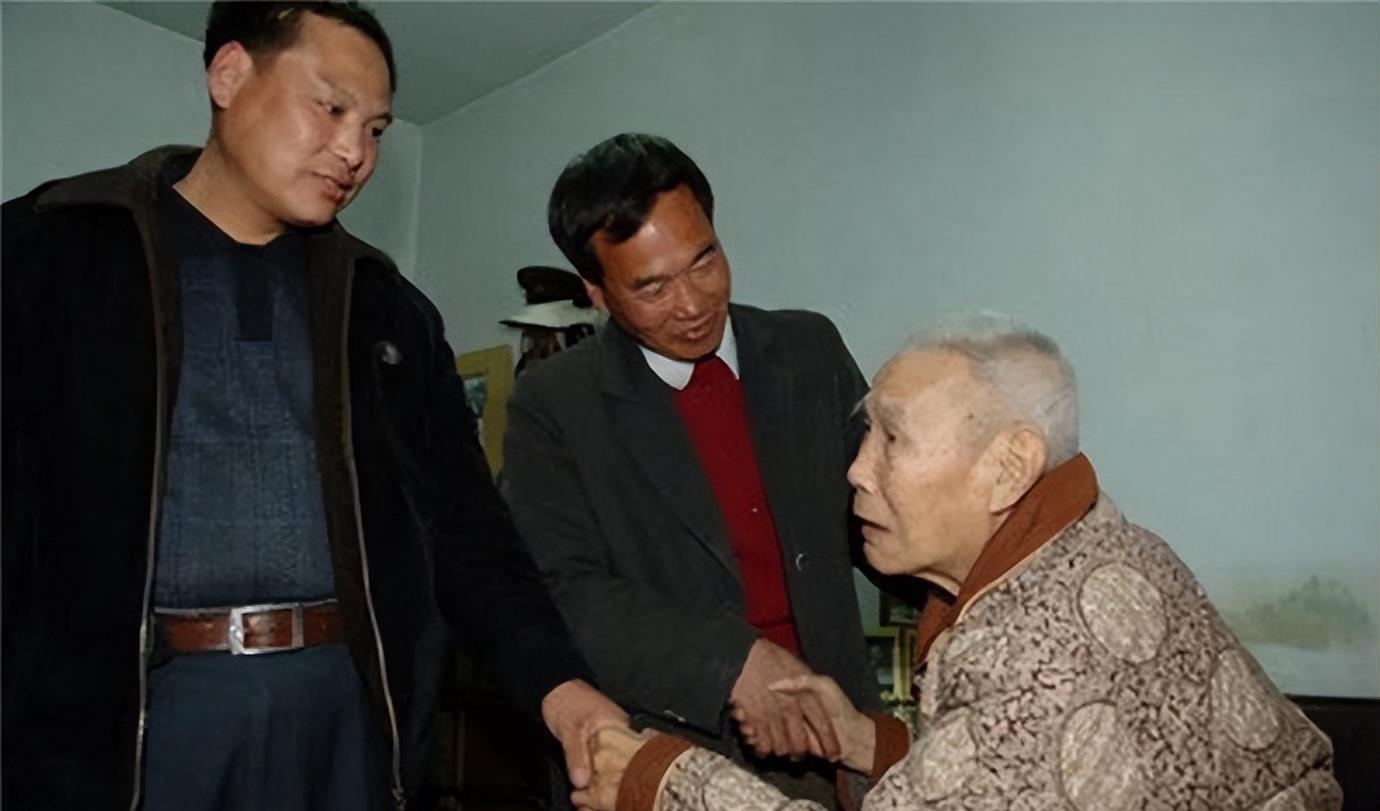 原创集结号原型常孟兰为找部队捡48年破烂死后4年老连长现身