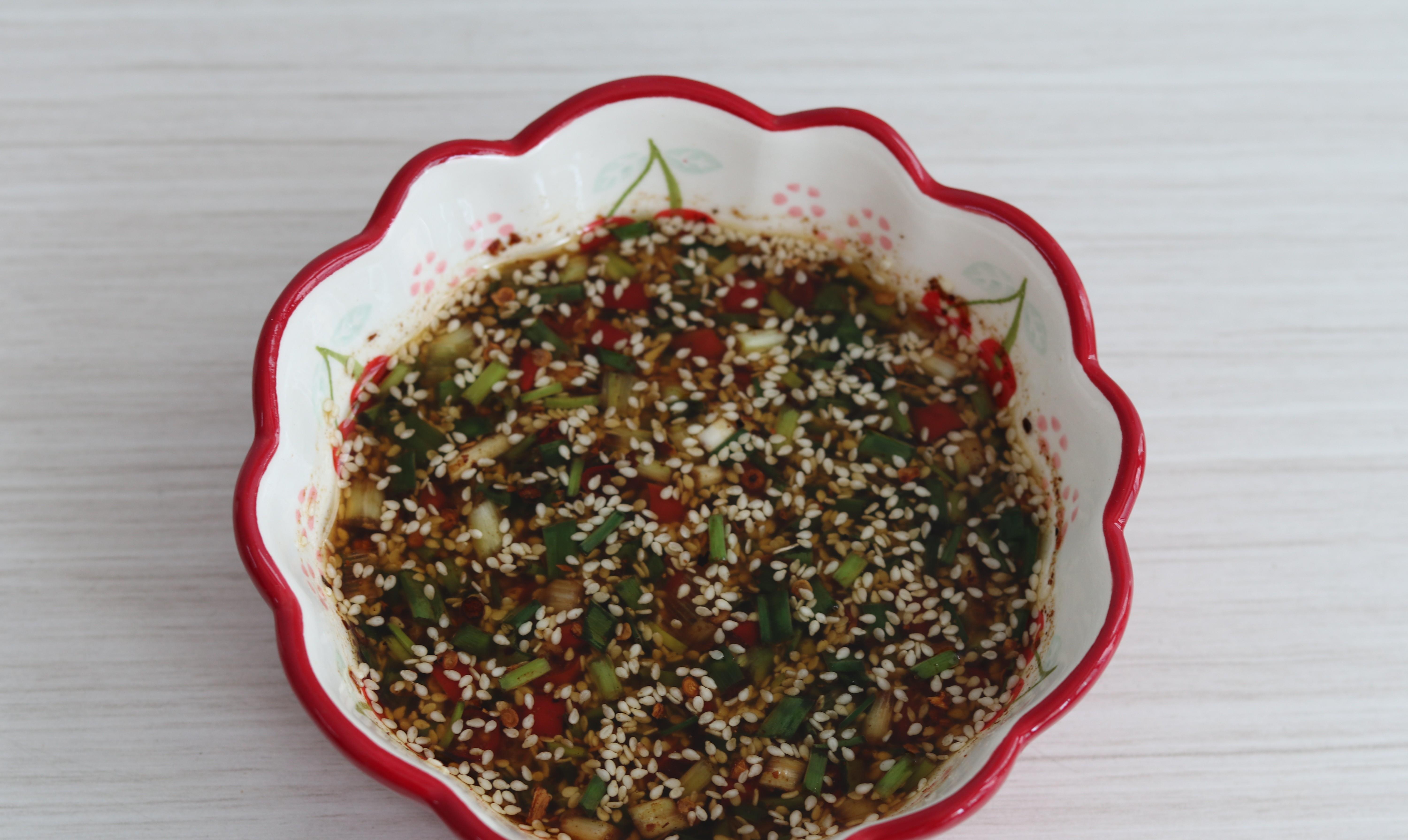 瘦身期间放心吃的蘸料,简单美味又低卡,不用再怕水煮青菜没味道_小葱