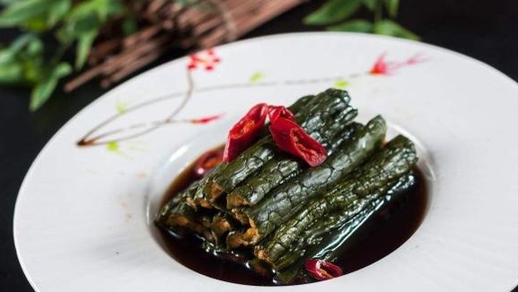 腌黄瓜时加点它,腌出的黄瓜颜色翠绿,吃起来清脆爽口,超级下饭_水分