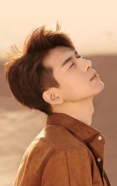 男星喉结多撩人?肖战,千玺没啥,看到图4:默默咽口水!_搜狐汽车_搜狐网