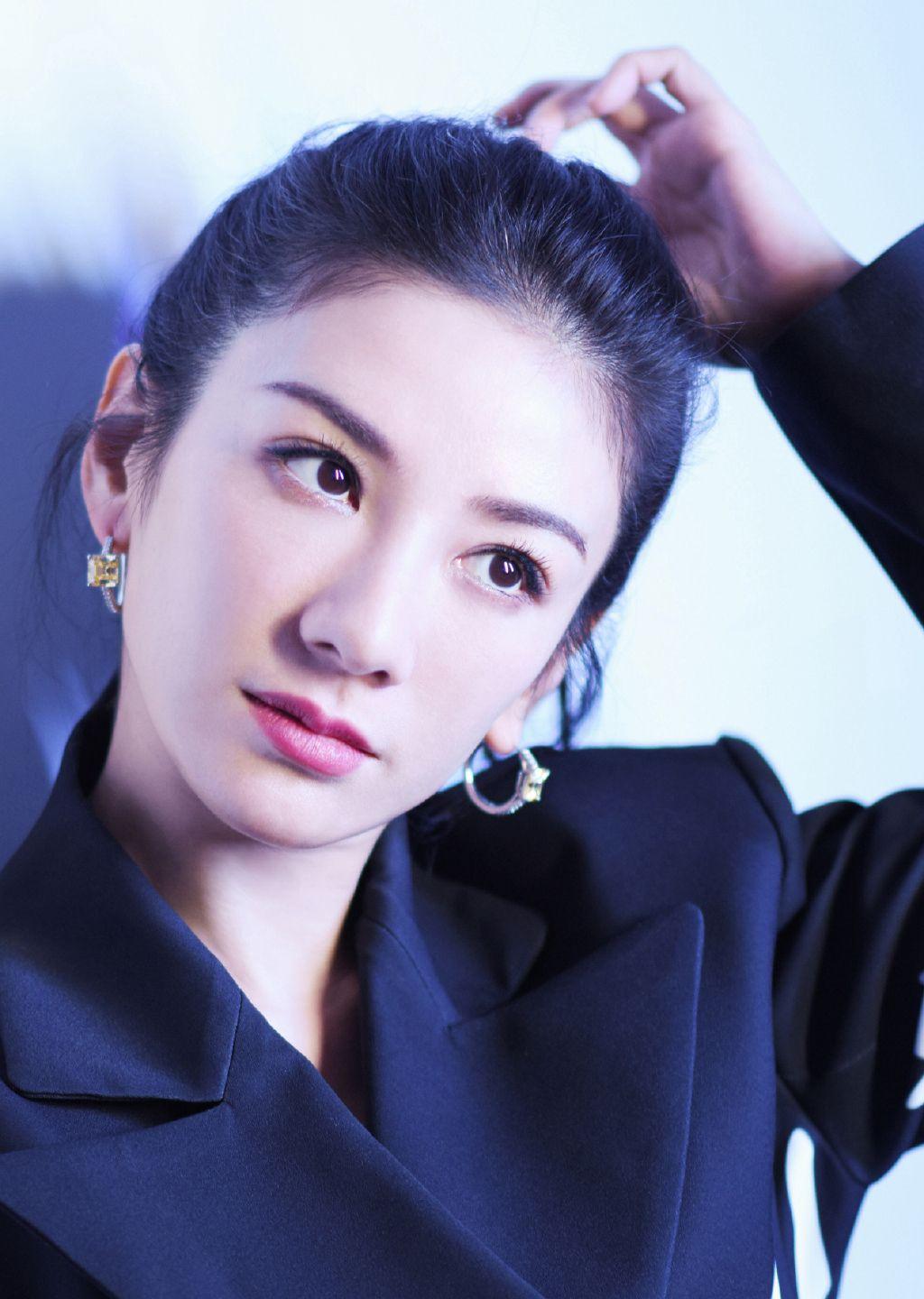 原创43岁黄奕分手两次演艺事业尽毁后她如何从好演员变身好老板