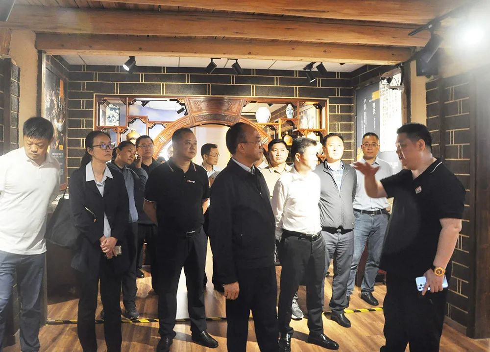 考察团游览了国心堂心茶文化馆,了解中国茶文化,安溪茶产业和国心绿谷