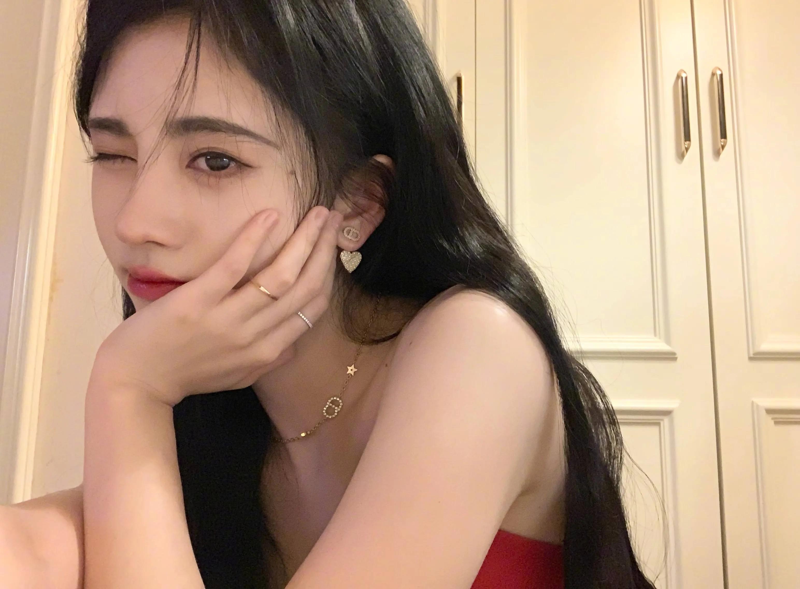 原创4000年美女鞠婧祎笑颜如花绽玉音婉转流