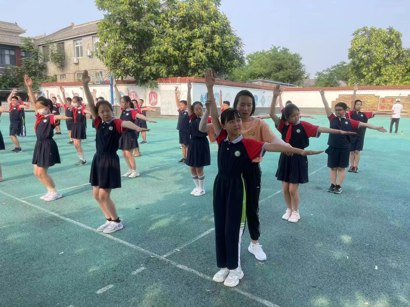 河北保定:莲池区县学街小学获省小学生课间操线上比赛一等奖_体育_教