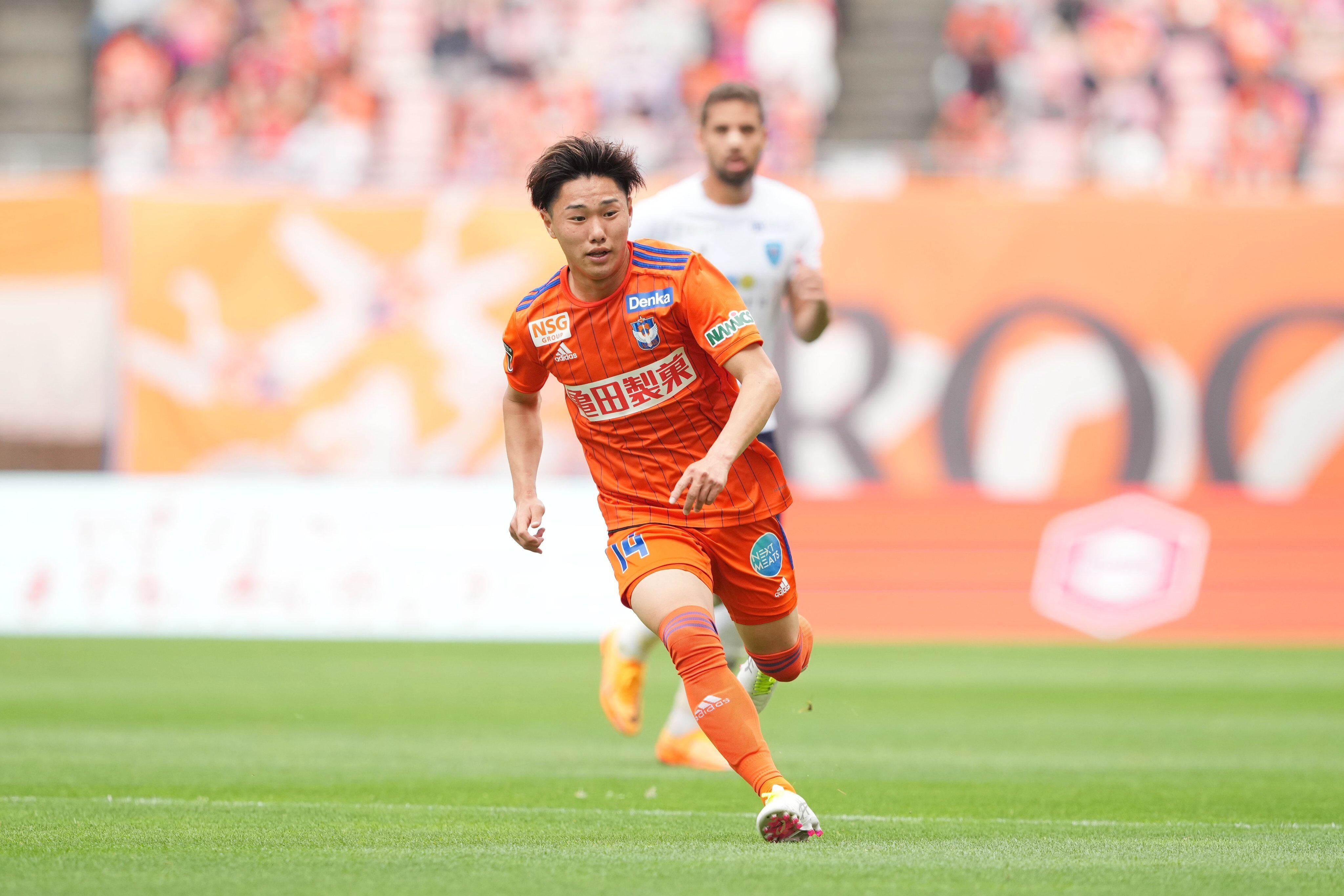 新泻天鹅vs秋田前瞻天鹅稳居榜首13人参与进攻火力远胜秋田