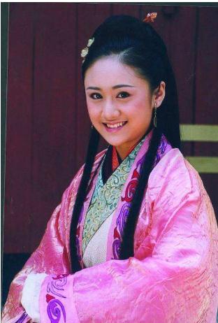 相继在演艺圈中开启了演绎生涯,《歌让我狂》,《大汉天子》,《鹿鼎记