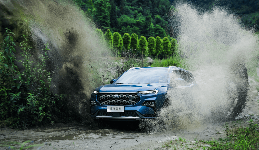 蒲虹路上不怯场爬坡还是领睿强试驾