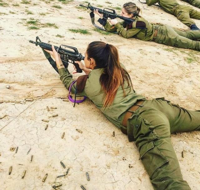 盖尔加朵19岁入伍当兵照曝光:1米78的身高穿军装太有魅力!