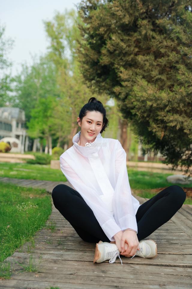 原创女排薛明退役后成网红与前夫离婚5年仍单身曾是刘翔绯闻女友