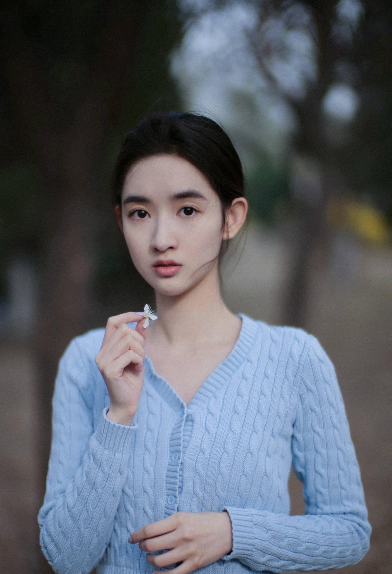 原创杨玏王玉雯恋情曝光女方曾diss林更新黄晓明与肖战传绯闻