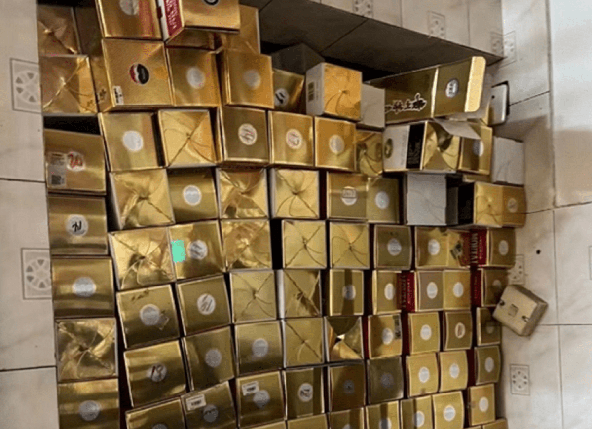 孙某晒存酒库满屋飞天茅台引热议网友难怪一瓶难求