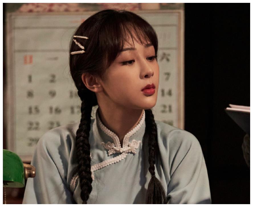 杨紫录节目角色扮演民国学生造型太惊艳这脸蛋说18岁我都信