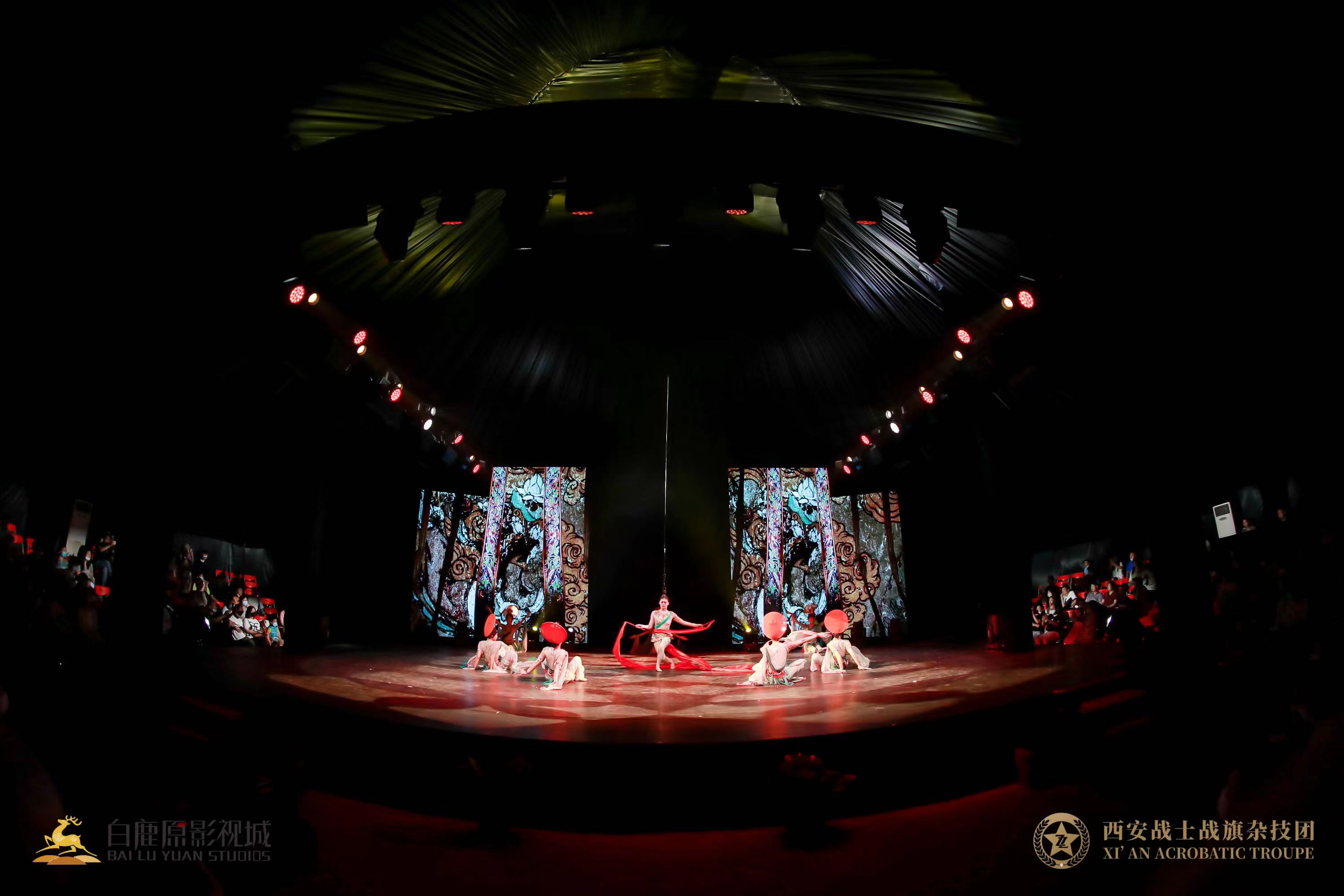 大型极限艺术舞台剧战秀在白鹿原影视城震撼开演