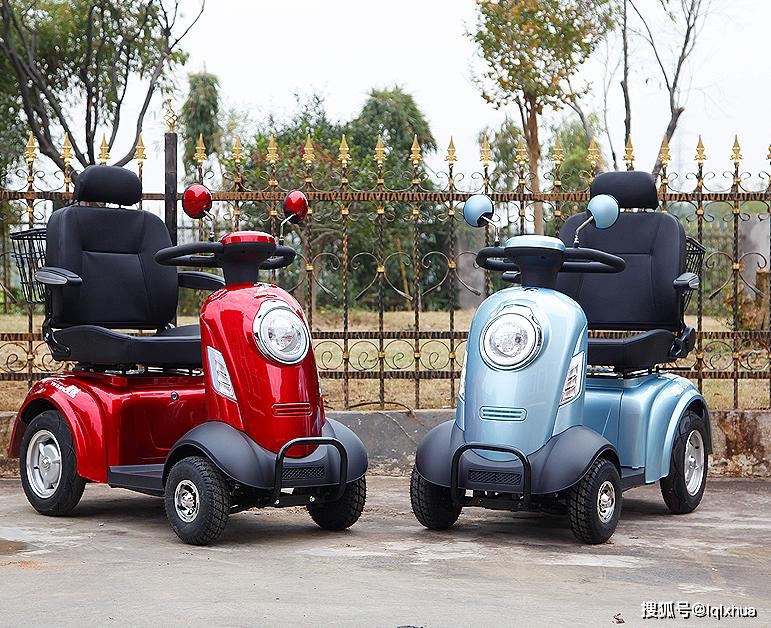 2款电动四轮代步车电磁刹车松手即停安全防翻适合老年人