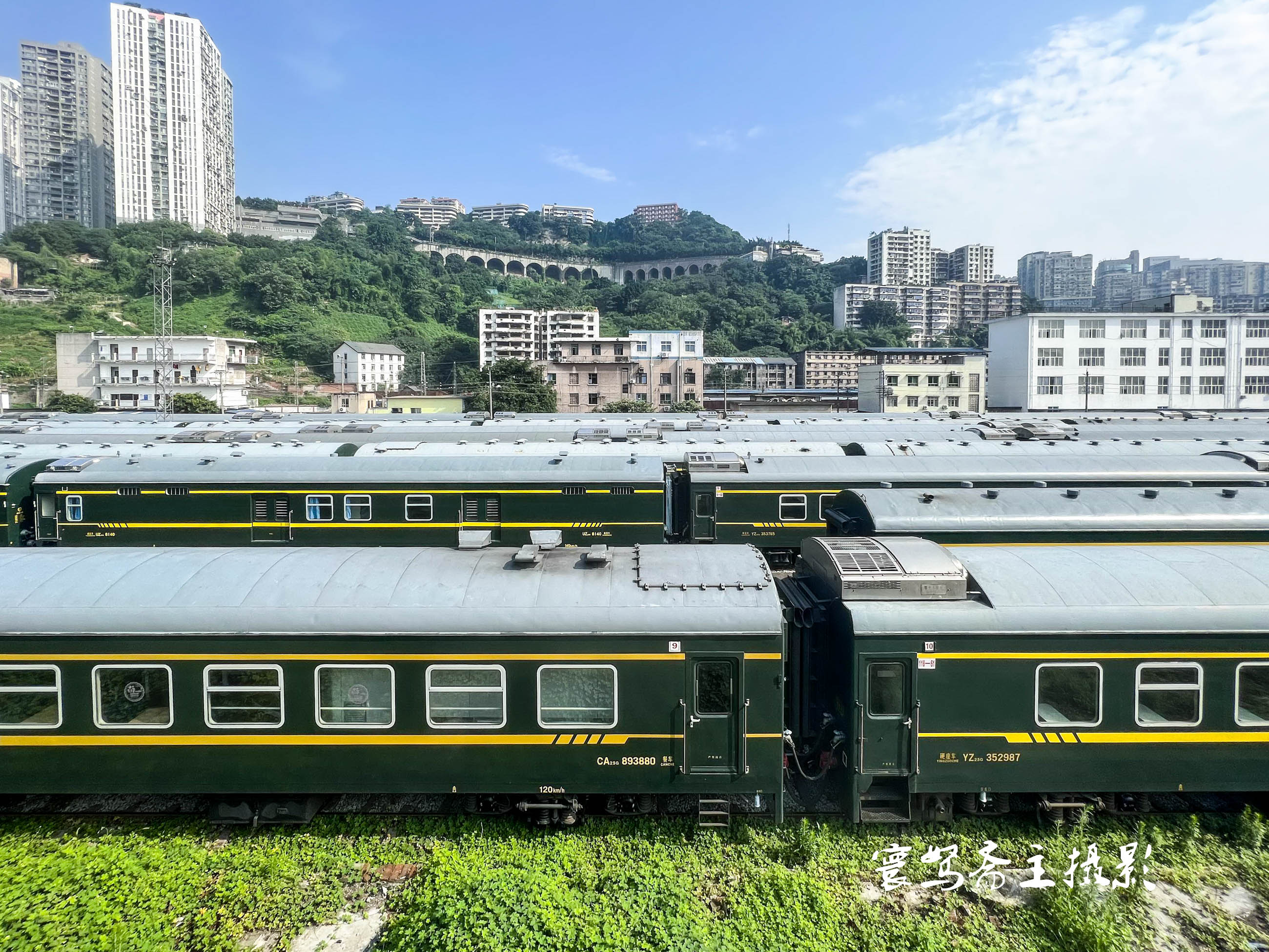 最后一班火车开走了,从明天开始,菜园坝火车站就没有客运列车了_重庆