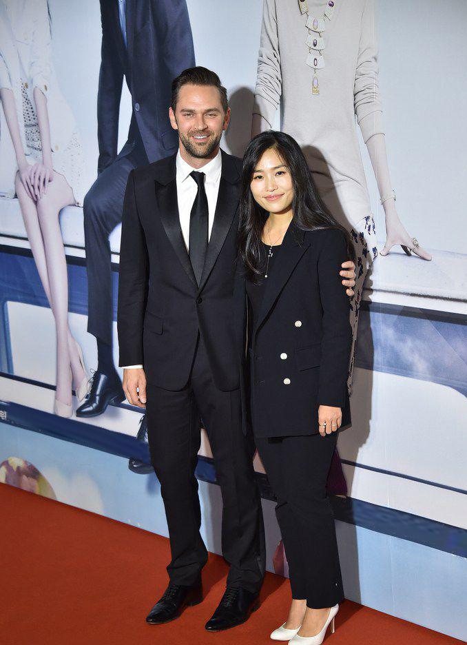 张末夫妇2013年,张末与瑞士籍男友孟丹青在北京结婚.