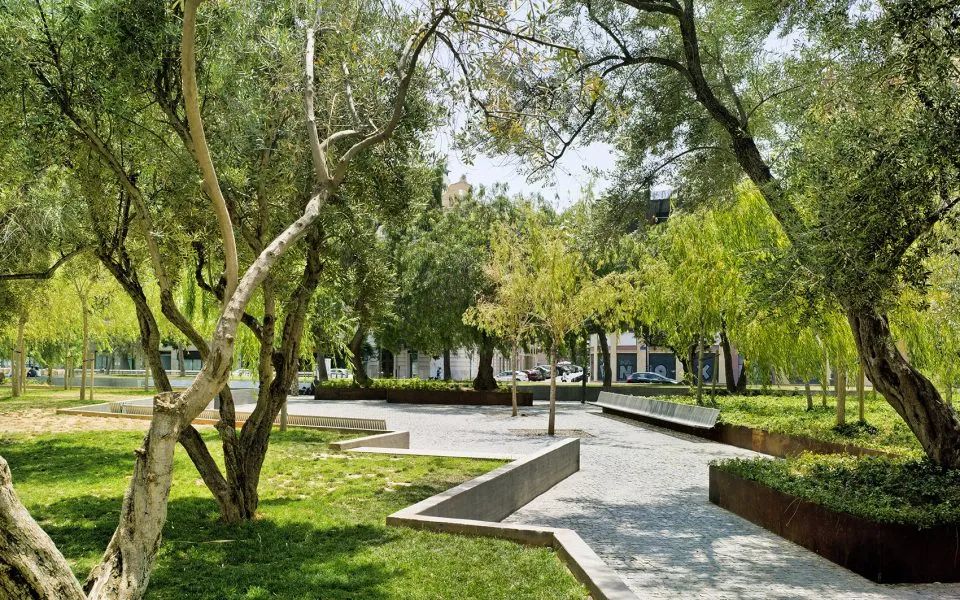 医院这些立体绿化设计有"心机"!_植物_环境_景观