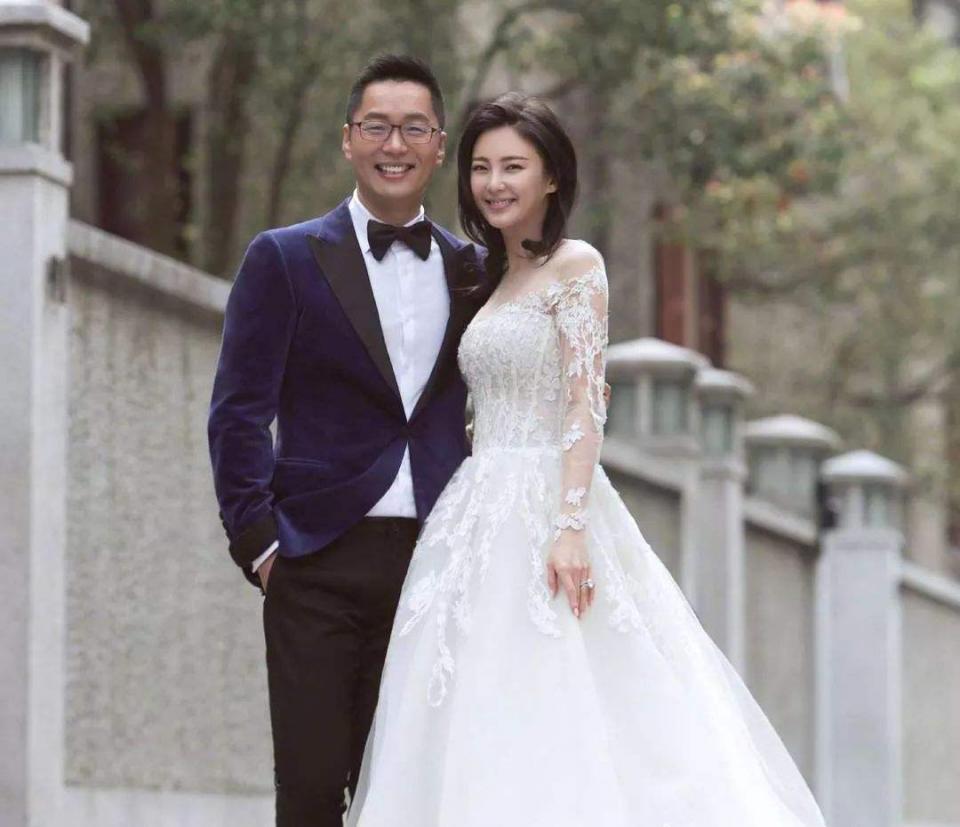 原创32岁张雨绮为什么总是喜剧式分手看过这些照片就明白了