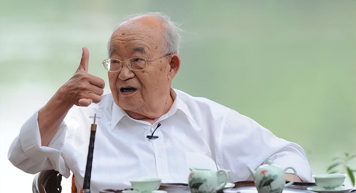 凭《难忘今宵》红遍全国_词作家乔羽去世 代表作《难忘今宵》_乔宇