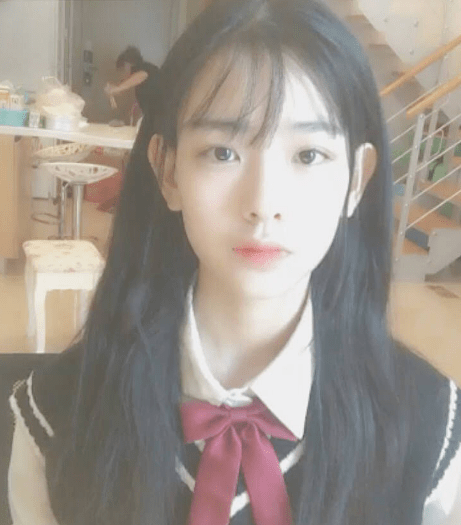 原创孙一宁17岁旧照曝光长相清纯不输女星别说思聪了我也想做舔狗